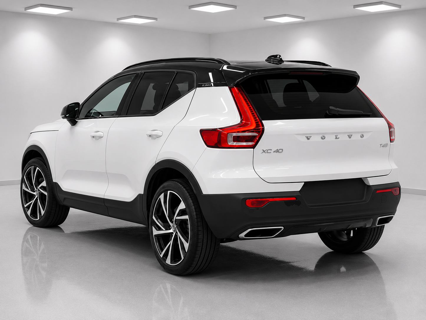 Volvo XC40 rear